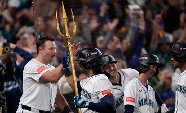 Mariners a win from first World Series; beat Blue Jays 6