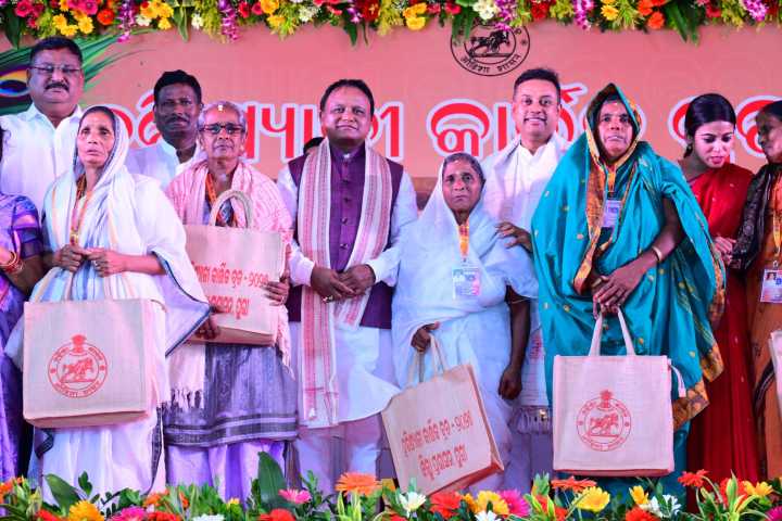 Odisha CM Hails Devotion of Habisyalis in Puri, Announces Digital Registration from 2026