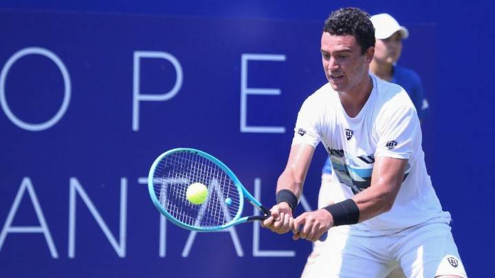 Tennis player who claimed positive methamphetamine test was caused by kiss suspended four years