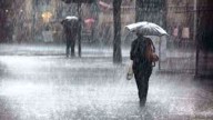 Como tren bala se acerca a Chile: Temporal azotará con lluvias sobre 120 mm y vientos de 75 km/h