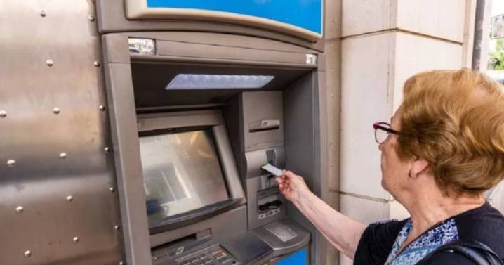 Jubilados: oficializan el bono de $70.000 para noviembre y el haber inicial supera los $400.000