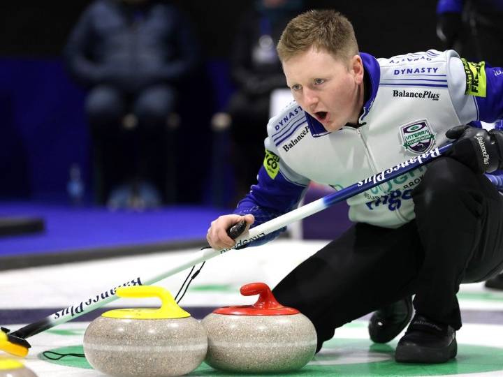 Team Calvert stays alive at Home Hardware Canadian Curling Pre