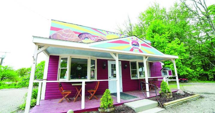 Conway's sign ordinance stays; so does bakery's artwork