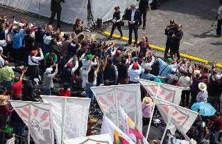 Ceremonia de Sheinbaum arranca con mensaje de unidad, amor y AMLO