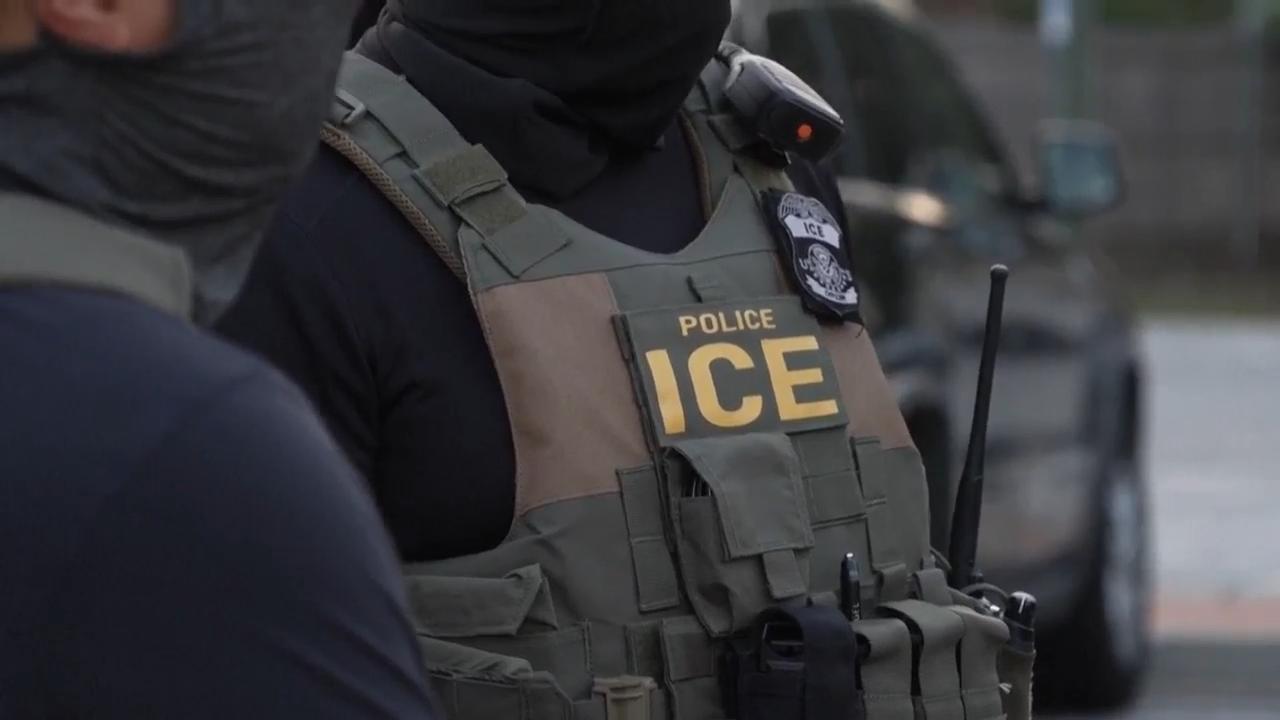 Apple removes apps that allow anonymous reporting of ICE agent sightings