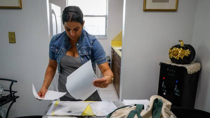 Tampa woman posed as immigration lawyer, clients say, leaving dozens in limbo