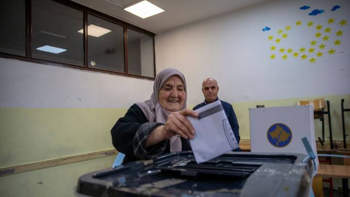 Most key municipalities in Kosovo are headed to runoffs, local election results show