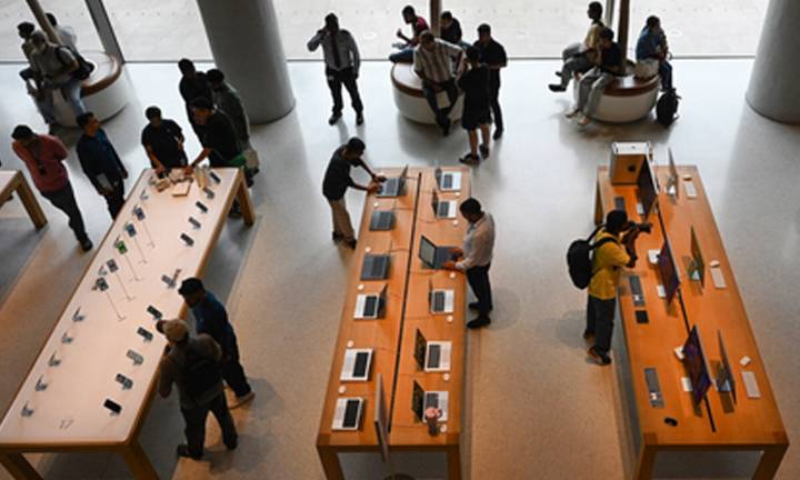 India’s smartphone market grows 3 pc year in July-Sep, Apple posts record shipments