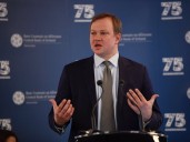 Ex figura del Tesoro de EE.UU,: "Argentina se está quedando sin dólares y eso podría forzar a una depreciación desordenada"