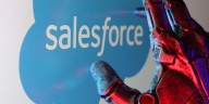 Salesforce es demandada por dos autoras que la acusan de usar miles de libros sin permiso para entrenar su IA xGen