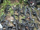 Guerra en las favelas de Río de Janeiro: hallaron un fusil FAL de las Fuerzas Armadas argentinas en el arsenal del Comando Vermelho