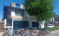 Tras el incendio de su casa, una familia de Rafael Castillo pide ayuda para reconstruir su vida
