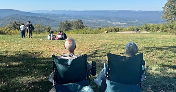 Park visitors undeterred in early days of government shutdown