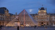 Cómo fue el increíble robo al Museo del Louvre de joyas napoléonicas valuadas en millones de dólares