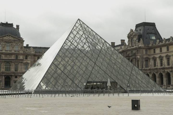 Louvre reabre este miércoles con debate sobre la seguridad y sin rastro de joyas robadas