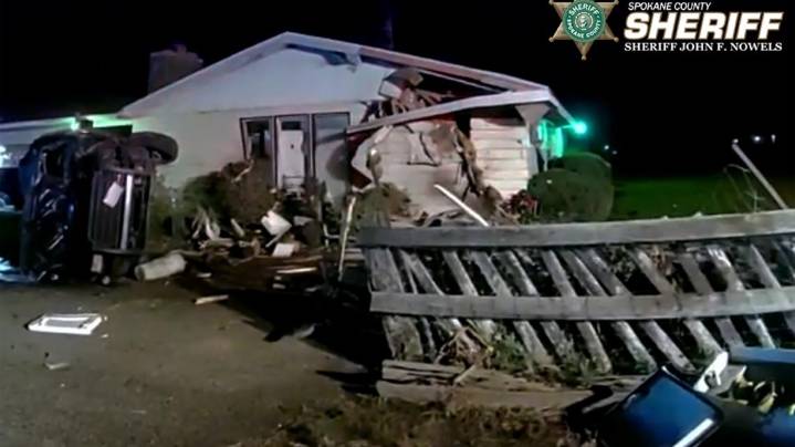 3 injured in rollover crash near Geiger Heights, Spokane County Sheriff's Office investigating