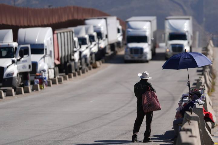DHS detiene a más de 140 camioneros indocumentados en operativo en Chicago