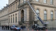 Robo millonario en el Louvre: las joyas sustraídas están valuadas en más de 100 millones de dólares