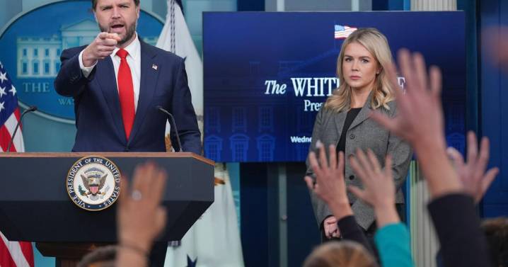 Both parties blame each other on 1st day of government shutdown as tourist sites close