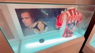 Chivas retira jersey de Omar Bravo de museo del club