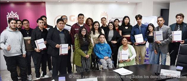 JÓVENES DE GUADALUPE DEBATEN SOBRE LA INTELIGENCIA ARTIFICIAL