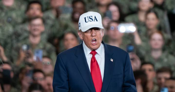 Image-Obsessed Donald Trump Says He ‘Doesn’t Like Good-Looking People’ in Bizarre Speech