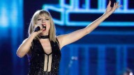 Taylor Swift donates $100,000 to young fan battling cancer