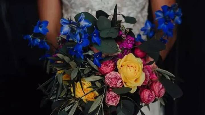 La planta más popular de los jardines que carga con una superstición sobre la soltería