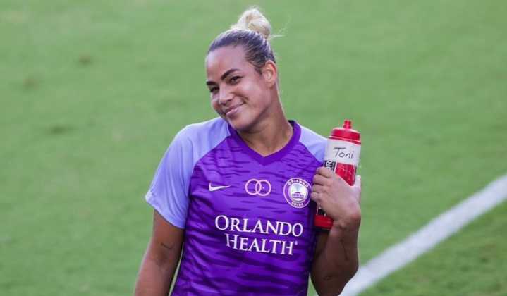 Toni Deion, la jugadora que tuvo que abandonar las canchas para vencer el cáncer de mama