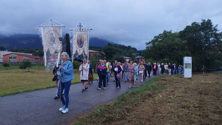 La parroquia de San Juan de Duz (Colunga) vive este fin de semana su fiestas de la Virgen del Rosario