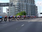 Cuatro mil ciclistas pedalearon por las autopistas porteñas a pura adrenalina