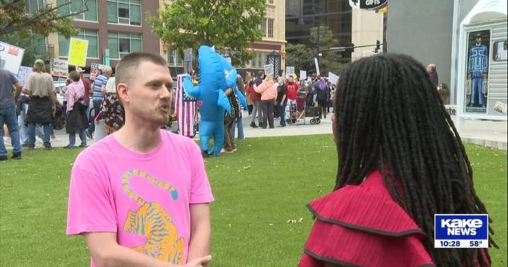 Thousands gather in Downtown Wichita for ‘No Kings’ protest