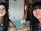 Descubren que son hermanas tras 40 años por un posteo en Facebook: la increíble historia de Victoria y Oriana