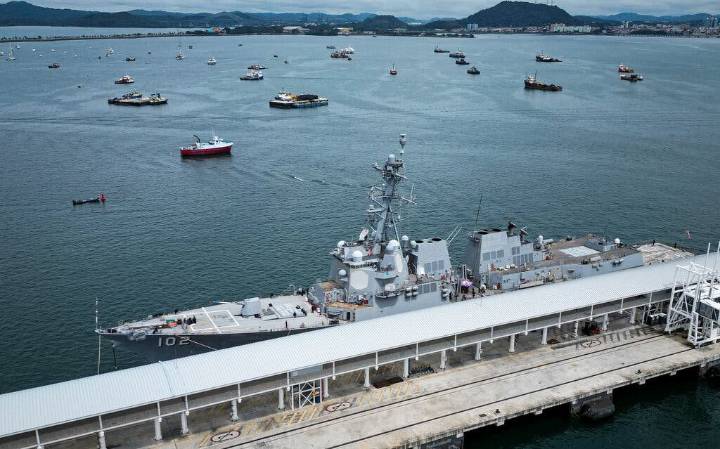 ABC: EEUU militariza el Caribe y apunta a un Maduro acorralado