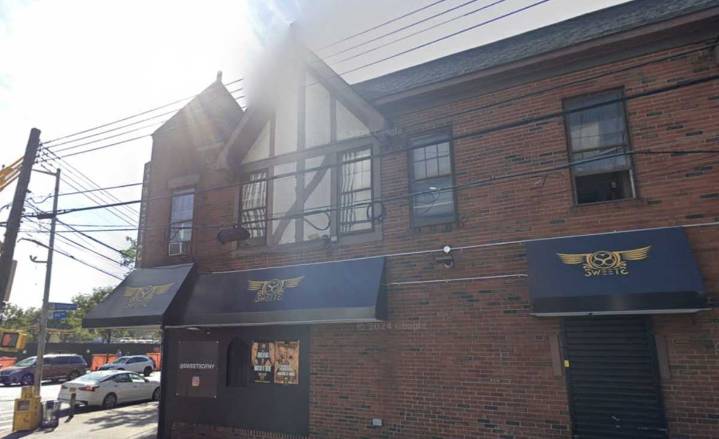 Queens bar brawl ends with deadly stabbing of man found lying at end of a bloody trail