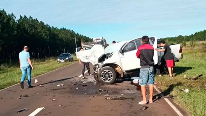 Terrible tragedia en la Ruta Nacional 12: dos camionetas chocaron de frente y murieron cuatro personas