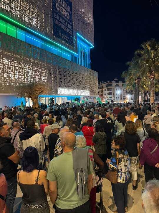 Estepona se moviliza para reclamar la apertura íntegra del hospital, sin apoyo de García Urbano
