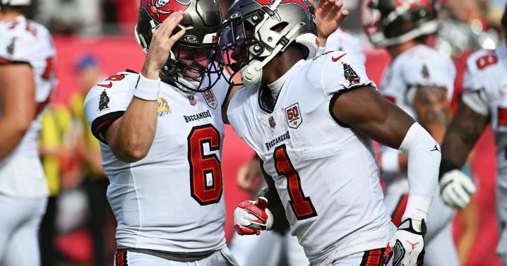 Baker Mayfield tosses 2 touchdown passes and the Buccaneers beat the 49ers 30