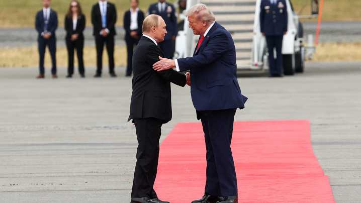 O cumio Trump-Putin non se celebrará nun "futuro inmediato", segundo a Casa Branca