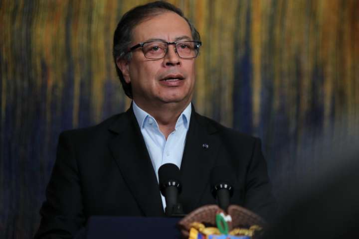 Petro, a la lista Clinton -