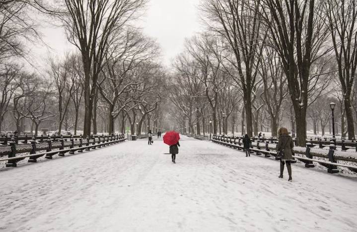 Cómo mantenerse a salvo durante el frío peligroso de Nueva York: esperan 100 pulgadas de nieve