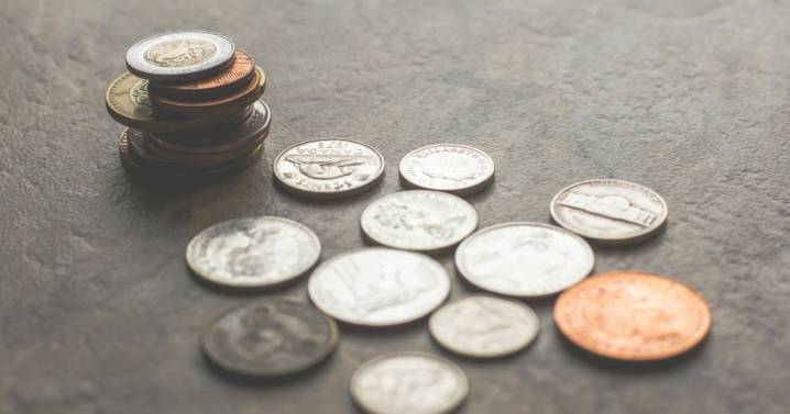 Economy: Nearly half of British Columbians dipping into savings