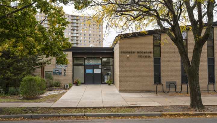 Immigration agents arrest CPS vendor outside North Side school