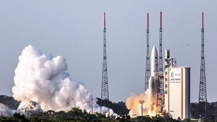 Arsat, una historia dorada que se tiñó de gris