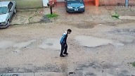 Buscan a un joven en Ezeiza: salió de un boliche durante la tormenta y desapareció