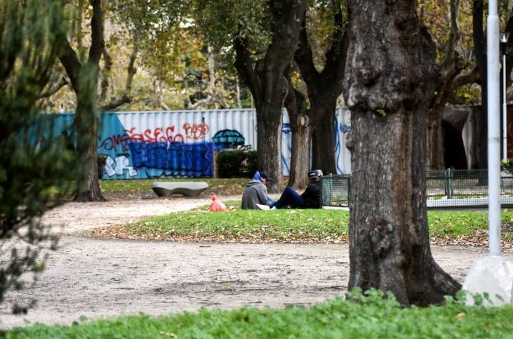 Condenado por abuso salió de la cárcel, conoció a una mujer en la Plaza Rocha y la violó