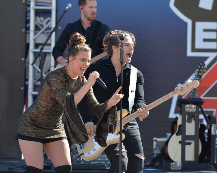Country music star shocks fans by leaving award winning group: ‘My heart breaks’