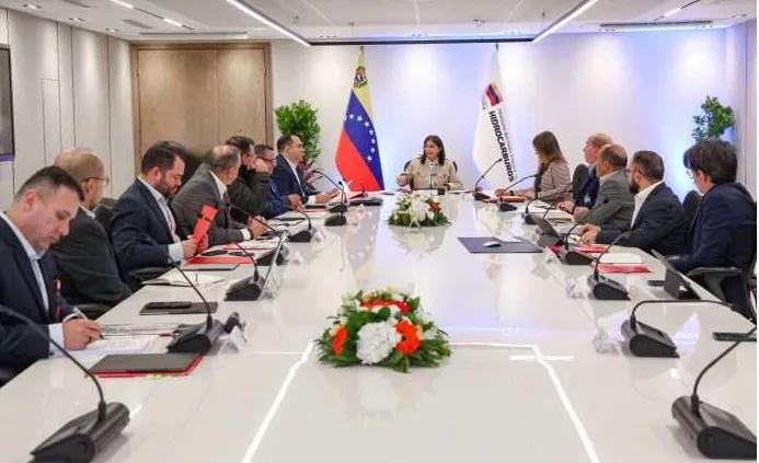 Vicepresidenta evalúa avances en los planes de producción de petróleo y gas 2025