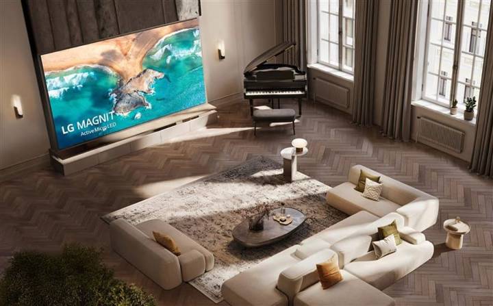 Mide 3 metros de ancho. Presentaron una pantalla 4K de 136 pulgadas para tener un microcine en casa