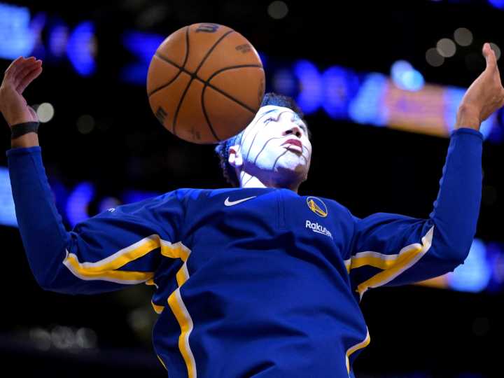 La NBA desde adentro: el show permanente, los tragos premium y hasta un boliche en la tribuna